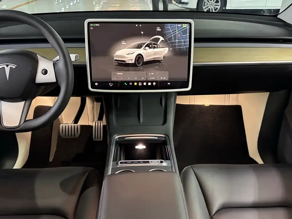Tesla Model Y — фото 3