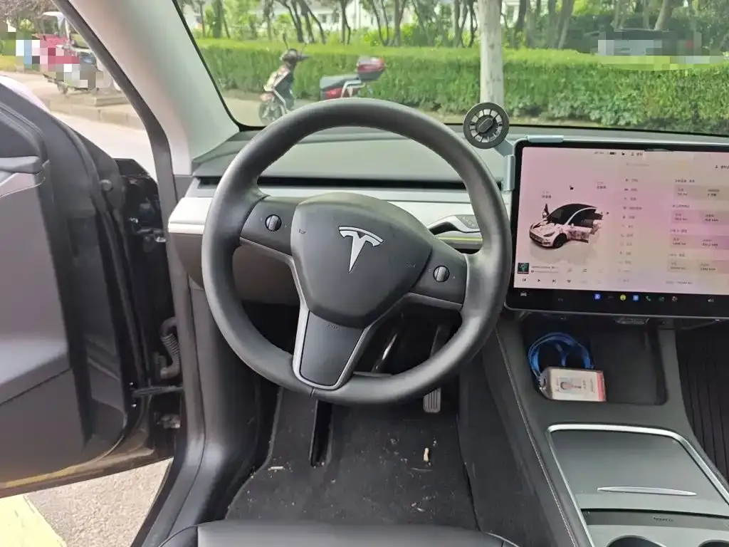 Tesla Model Y — фото 4