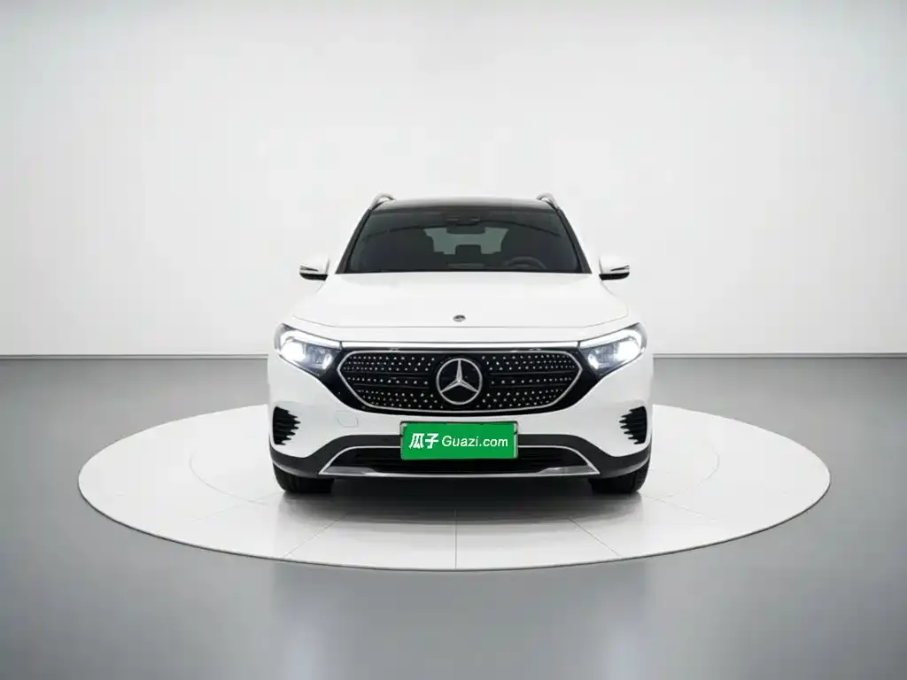 Mercedes-Benz EQB — фото 8