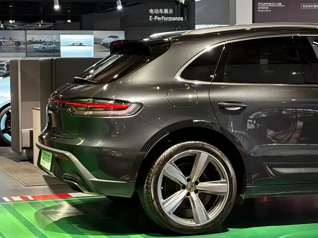 Porsche Macan — фото 10