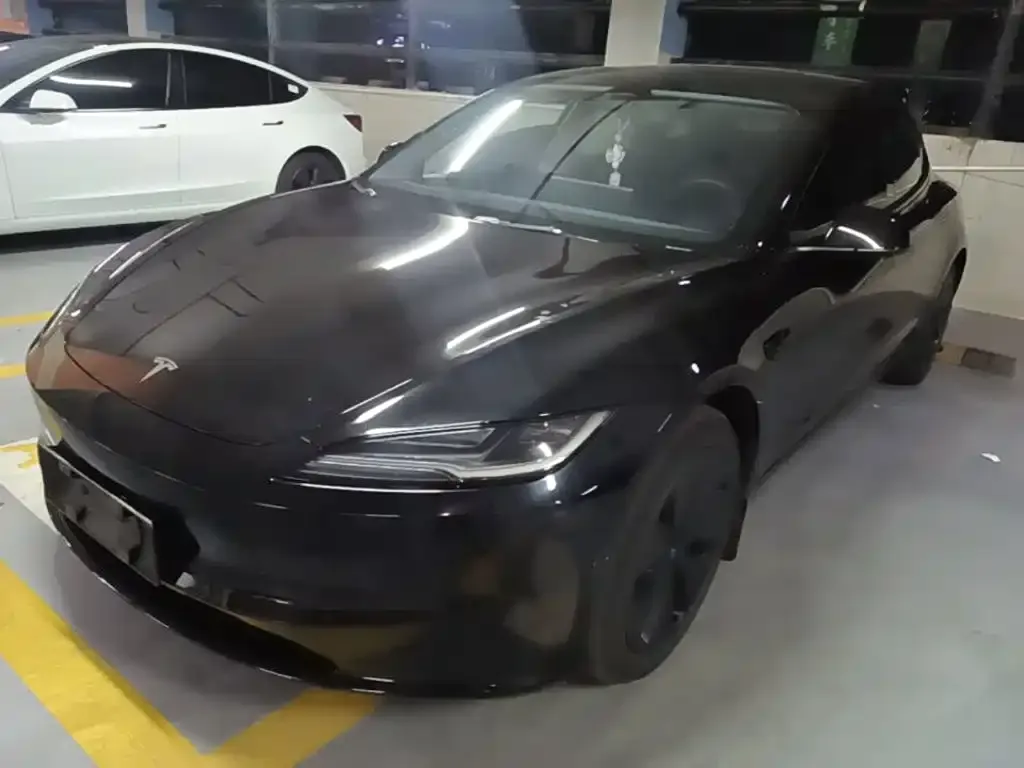 Tesla Model 3 — фото 1