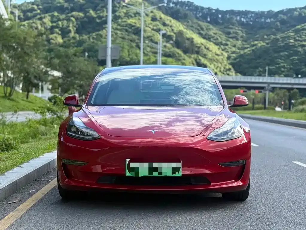 Tesla Model 3 — фото 7