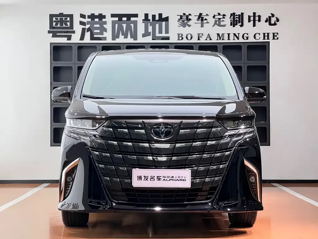Toyota Alphard — фото 6