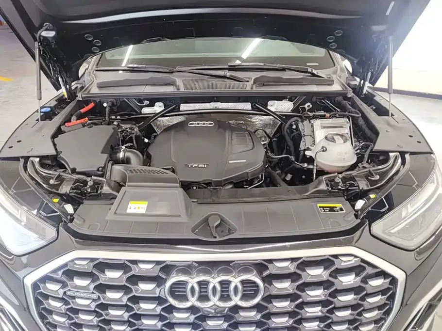 Audi Q5L Sportback — фото 5