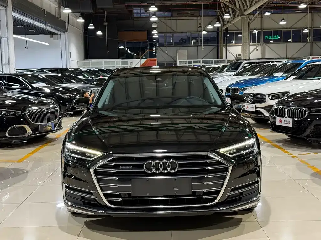 Audi A8 — фото 6