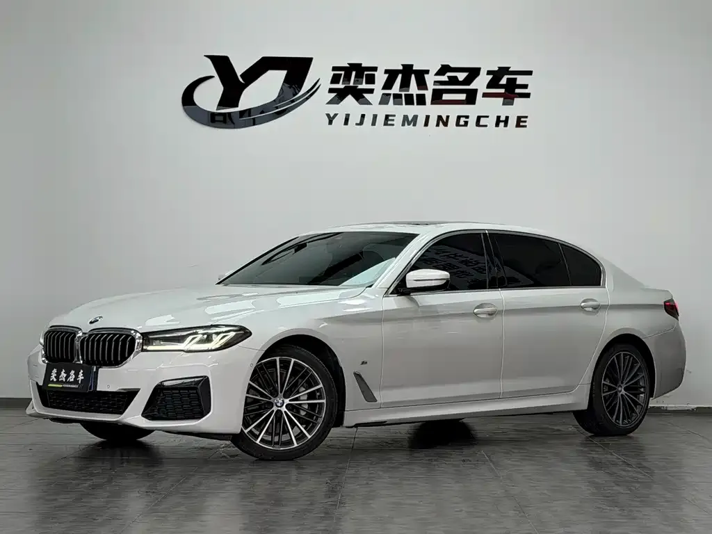 BMW 5 Series — фото 1
