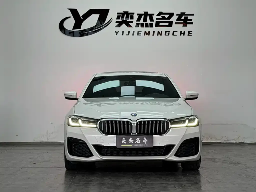 BMW 5 Series — фото 2