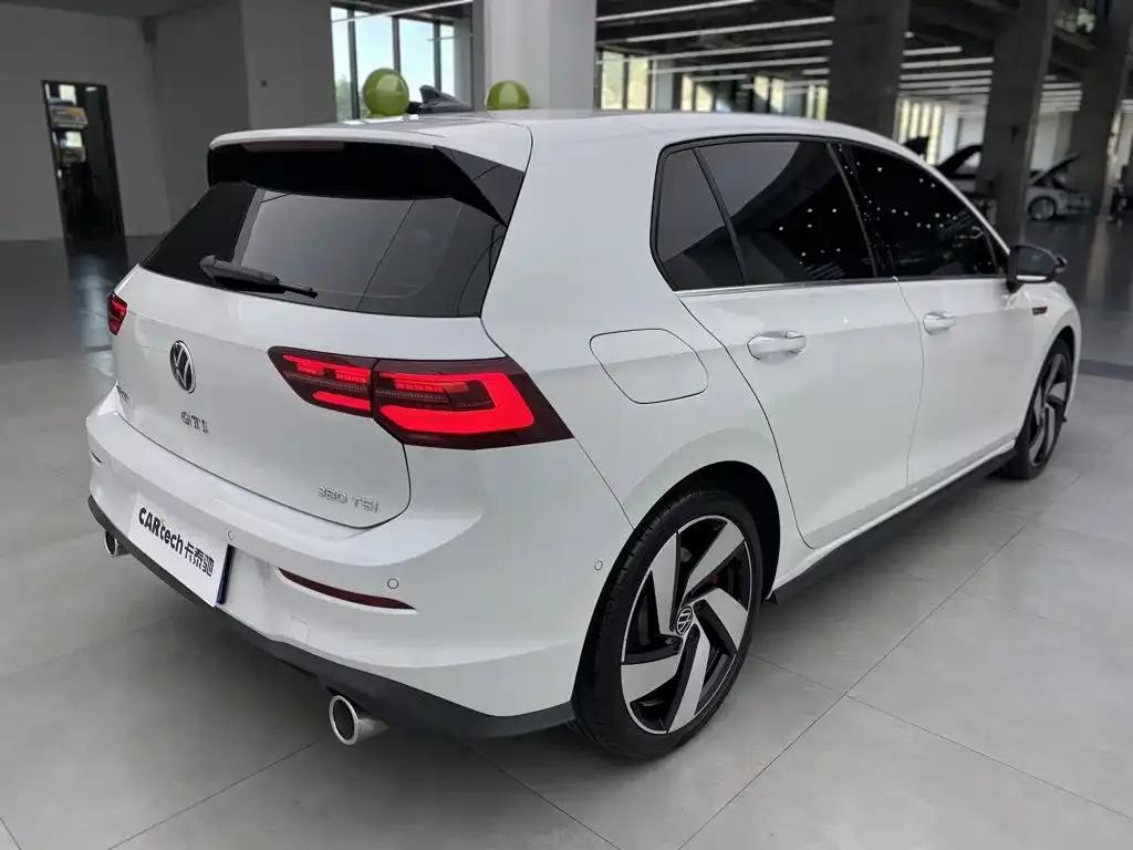 Volkswagen Golf GTI — фото 2