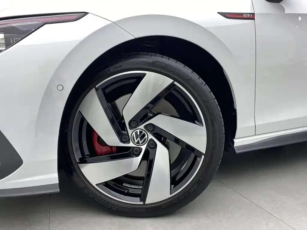 Volkswagen Golf GTI — фото 6