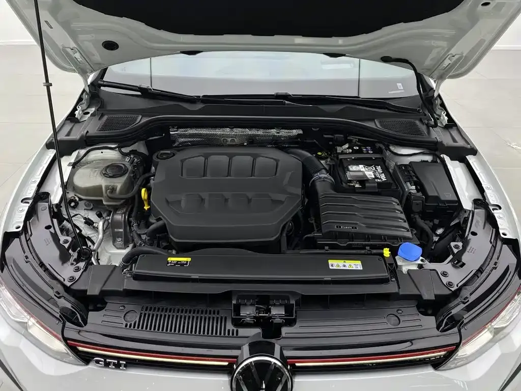 Volkswagen Golf GTI — фото 10