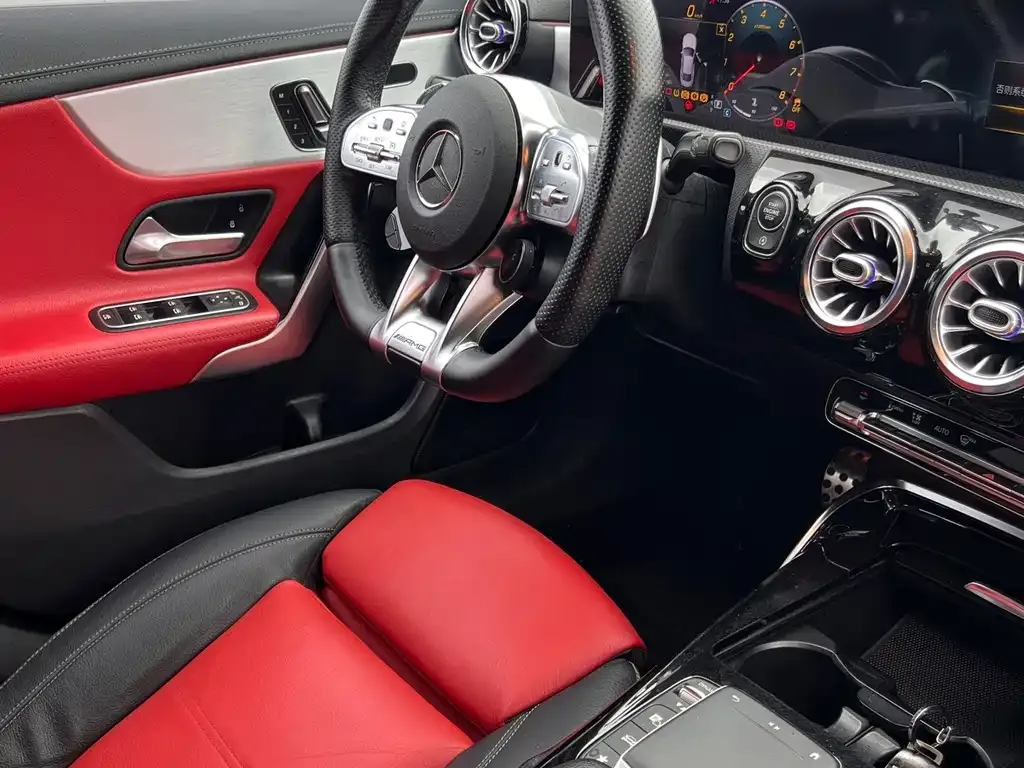 Mercedes-Benz CLA AMG — фото 8