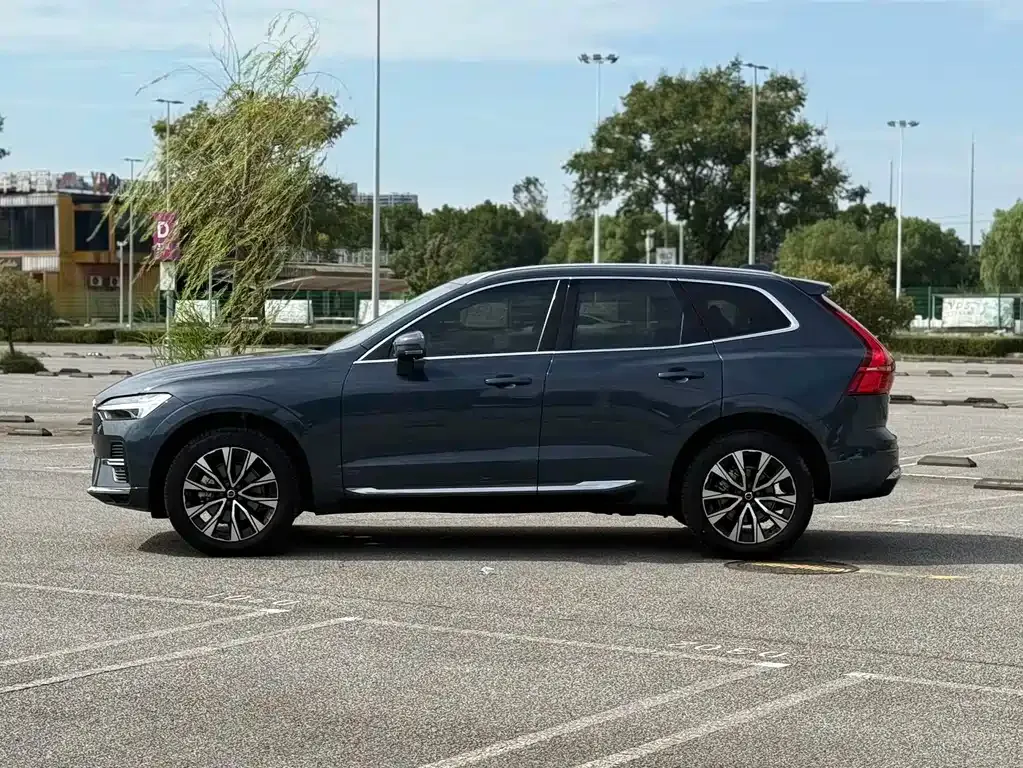 Volvo XC60 — фото 10