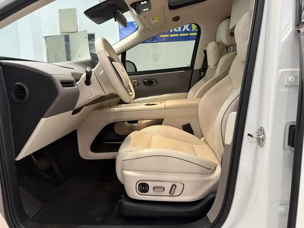 Li Auto Li i8 — фото 10