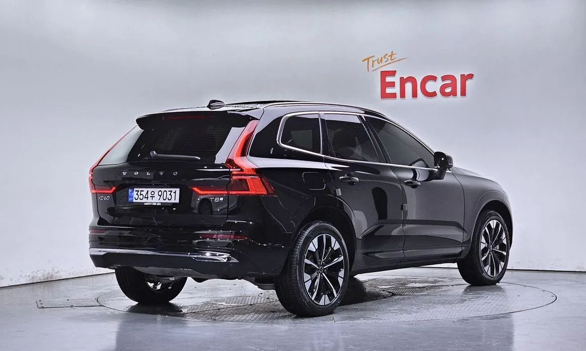 Volvo XC60 — фото 9