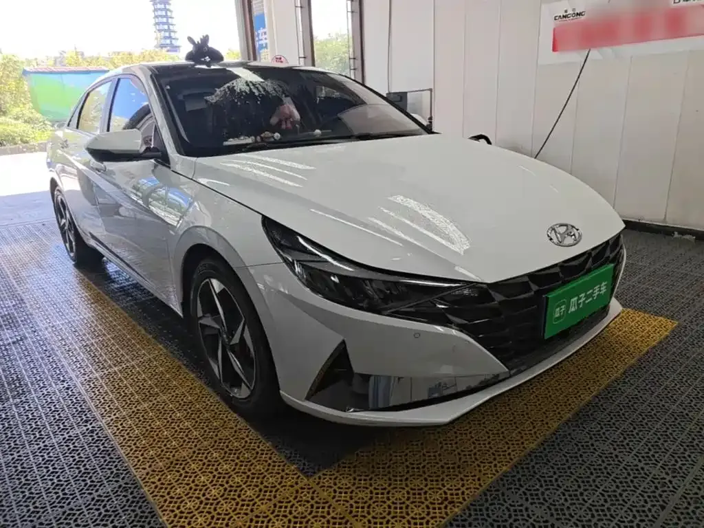Hyundai Elantra — фото 2