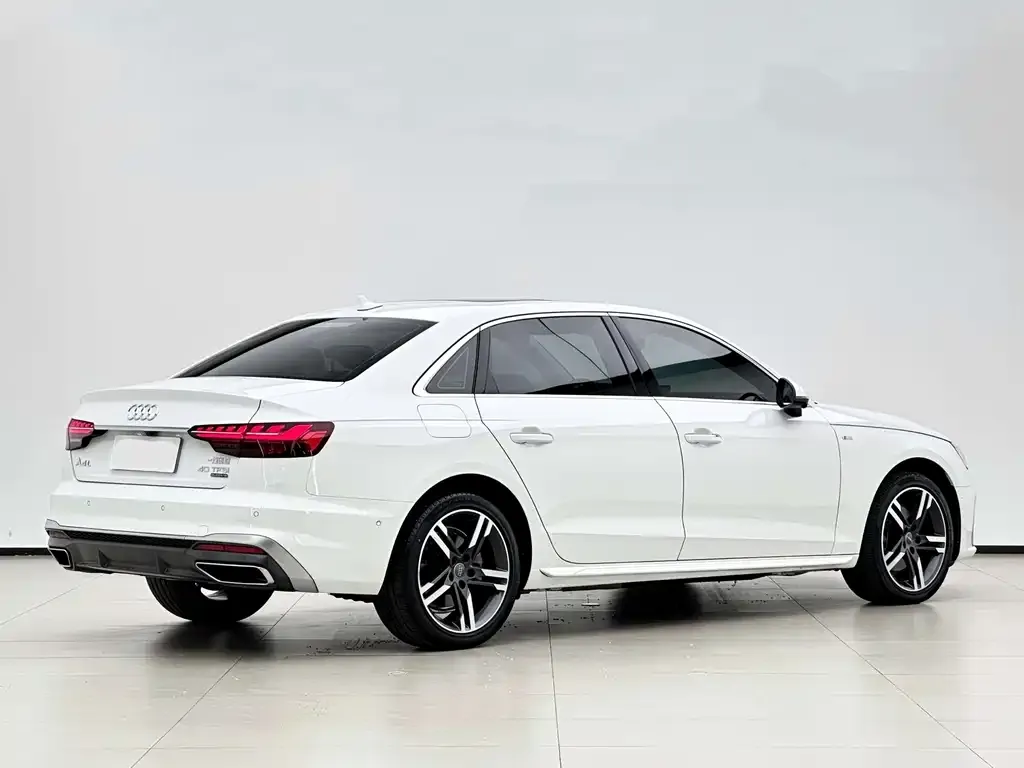 Audi A4L — фото 7