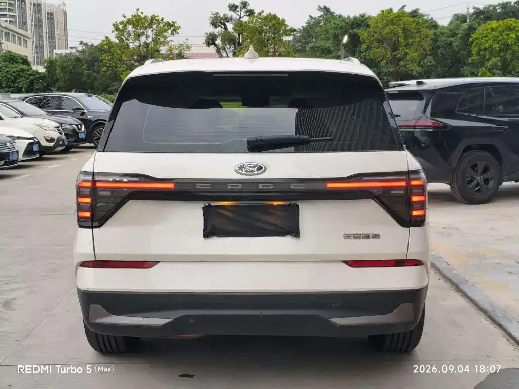 Ford Edge — фото 4