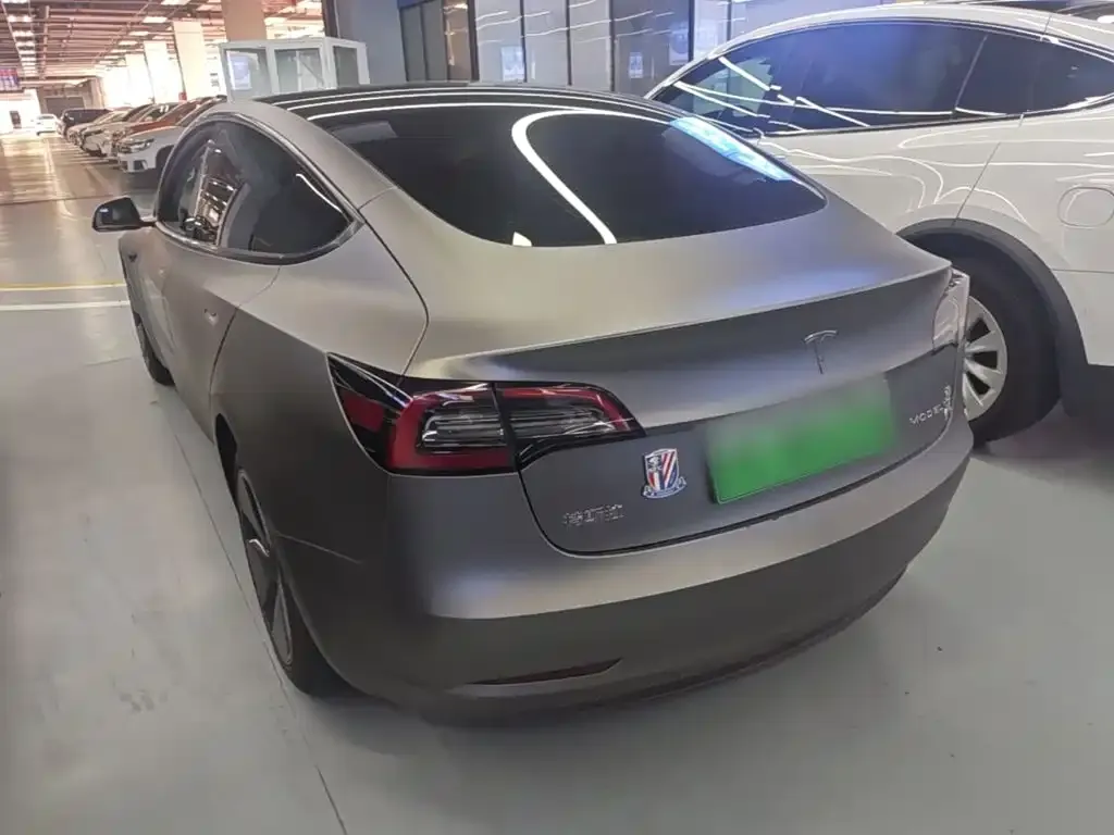 Tesla Model 3 — фото 7