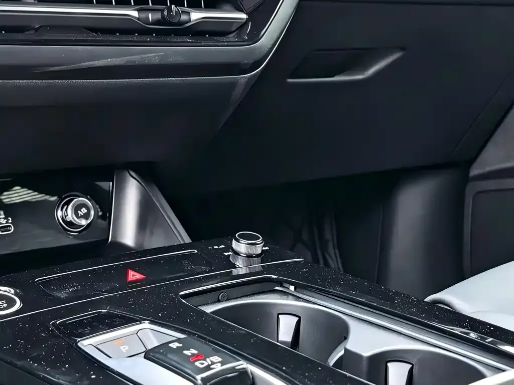 Audi Q6L e-tron — фото 7