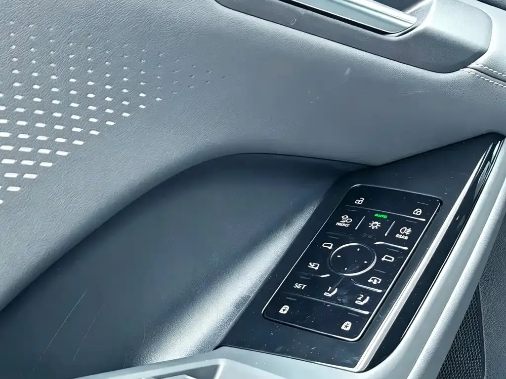 Audi Q6L e-tron — фото 8
