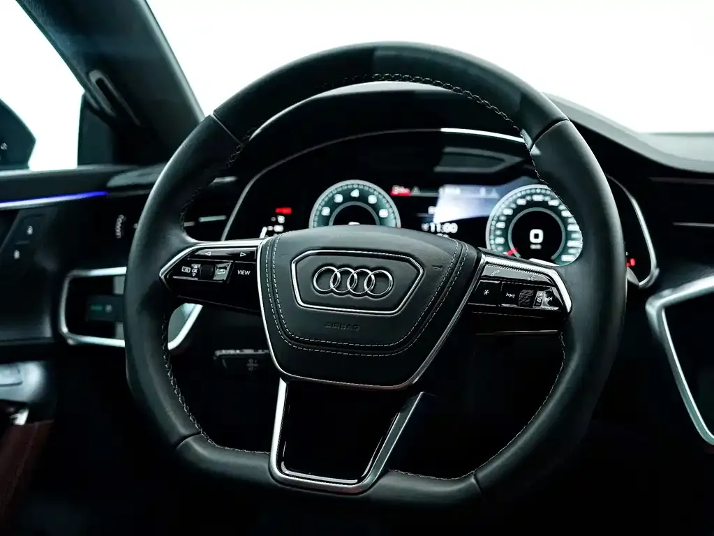 Audi A7L — фото 10