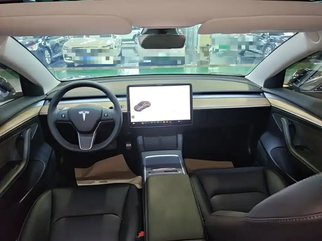 Tesla Model 3 — фото 2