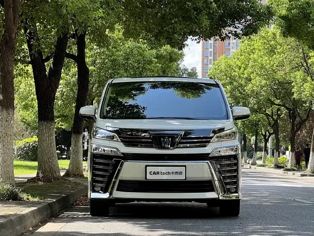 Toyota Vellfire — фото 5