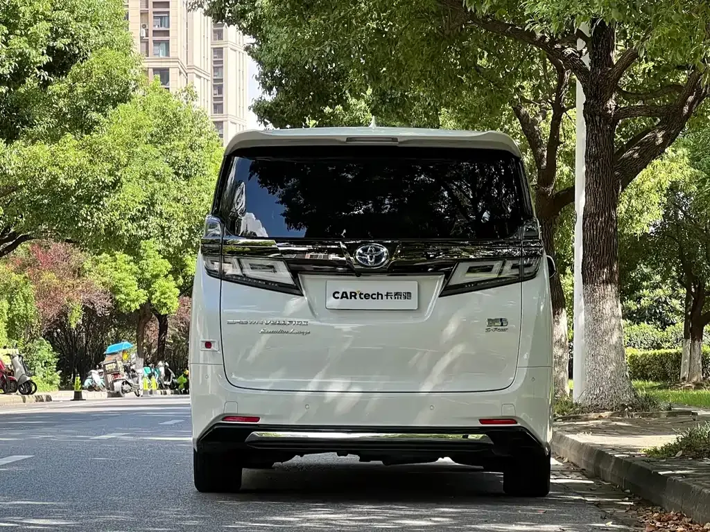 Toyota Vellfire — фото 7