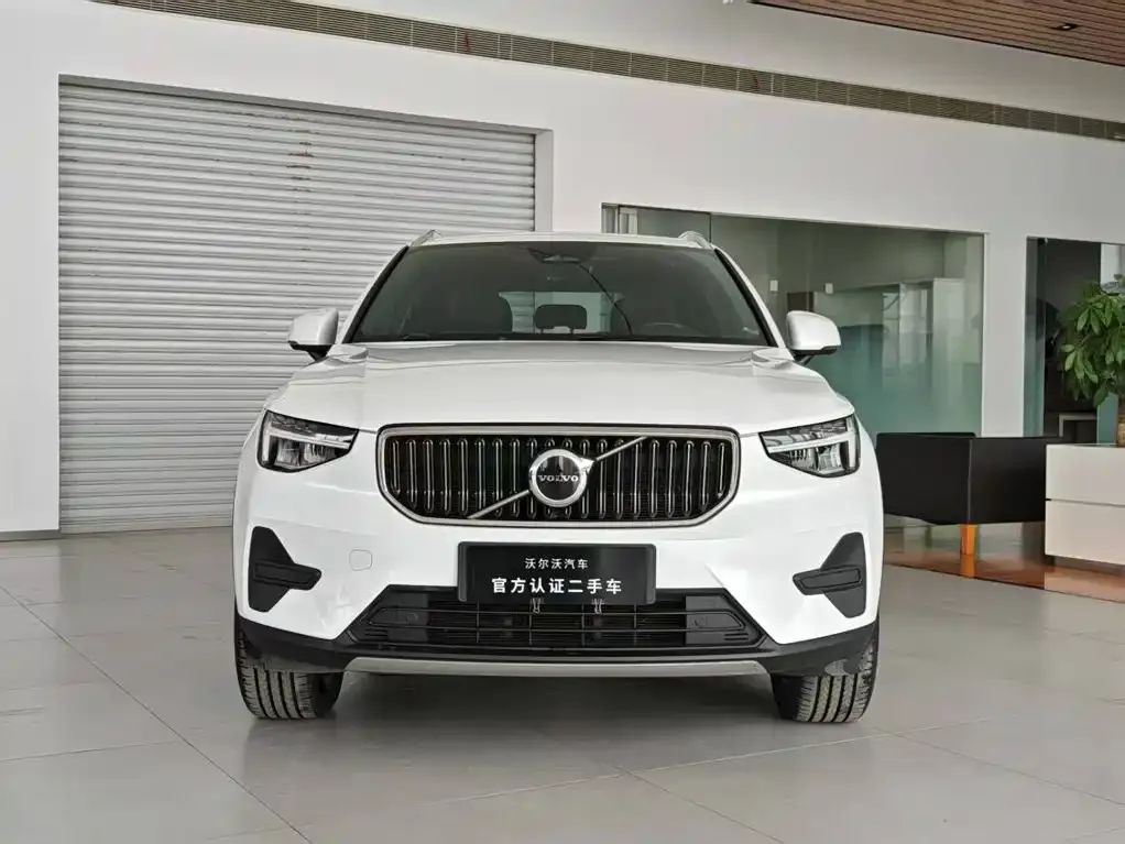 Volvo XC40 — фото 3