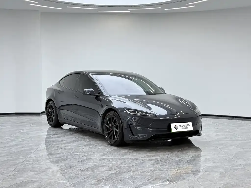 Tesla Model 3 — фото 2