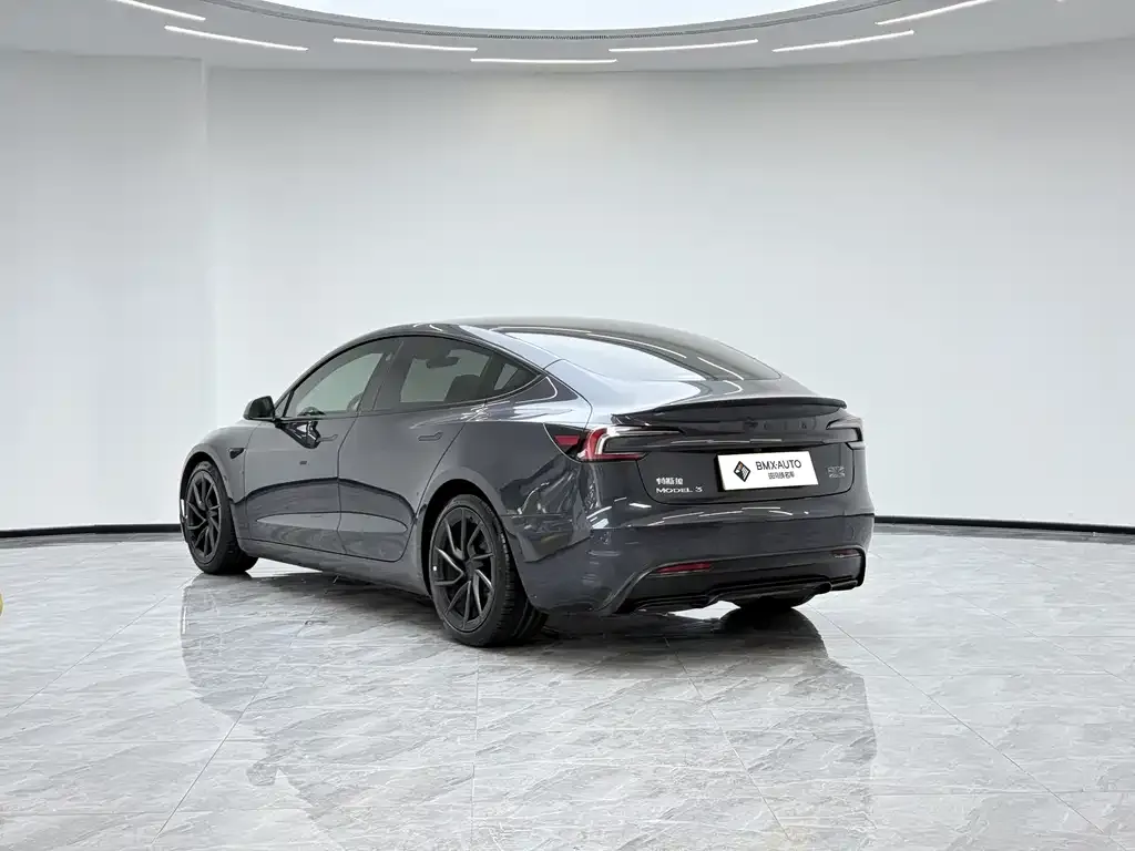 Tesla Model 3 — фото 7
