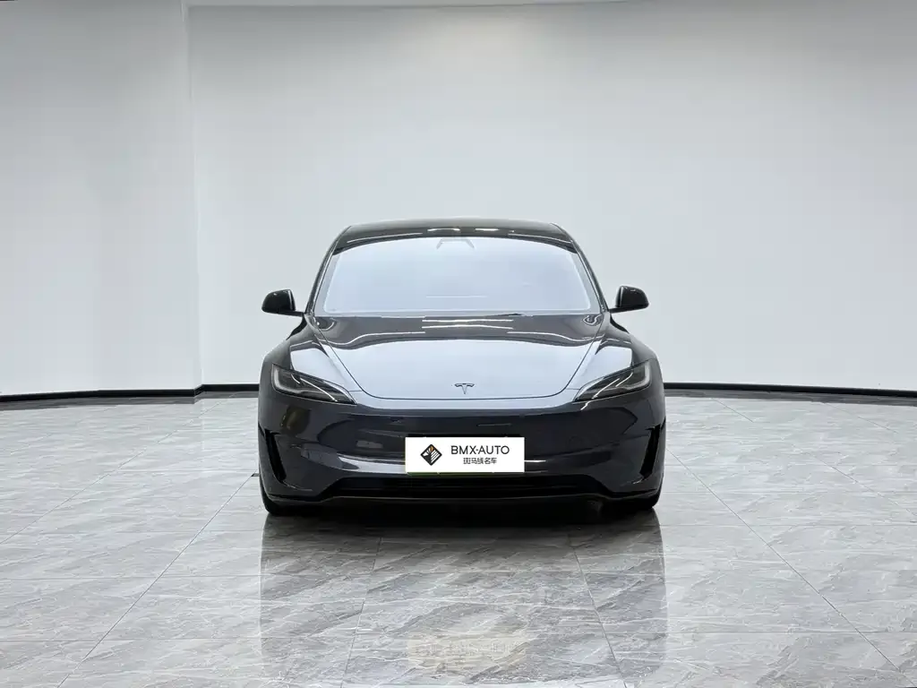 Tesla Model 3 — фото 10