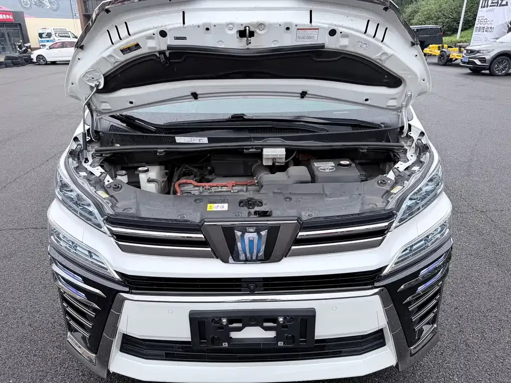 Toyota Vellfire — фото 9