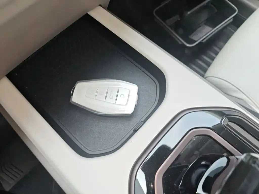 Geely Icon — фото 4