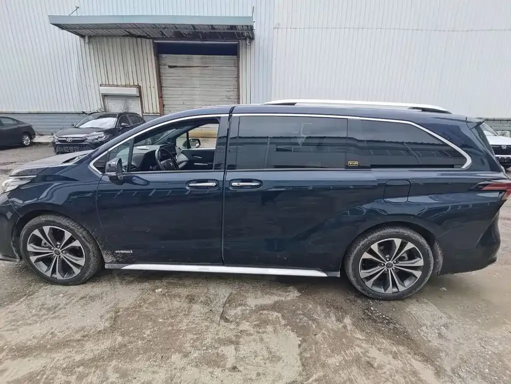 Toyota Granvia — фото 9
