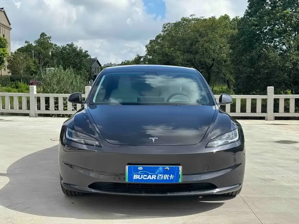 Tesla Model 3 — фото 10