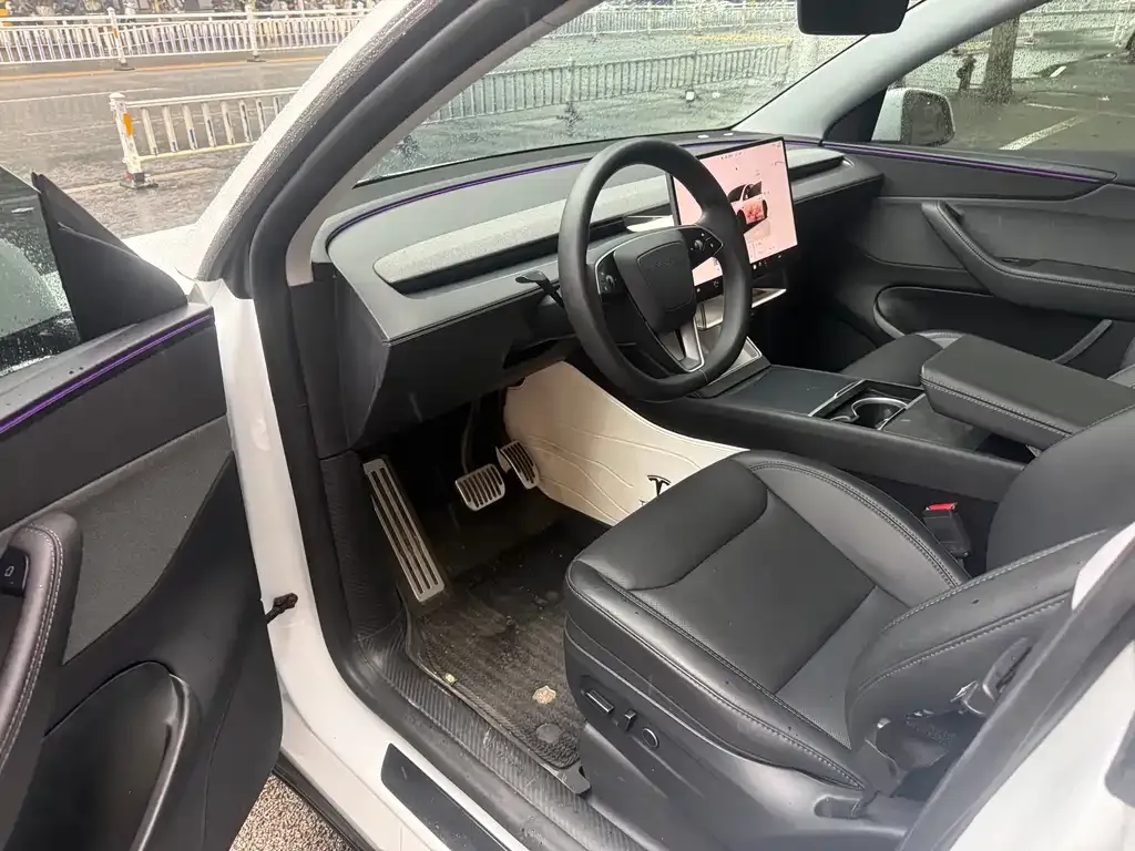 Tesla Model Y — фото 3