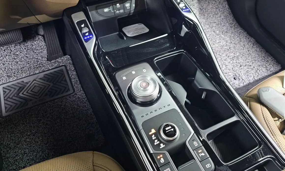 Kia Sorento — фото 8