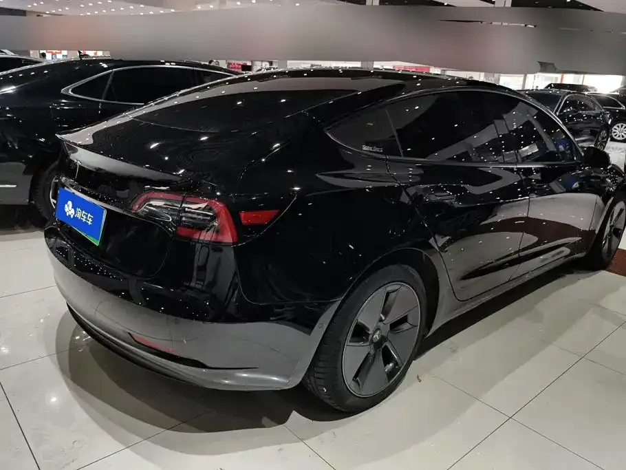 Tesla Model 3 — фото 5