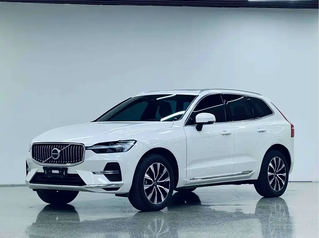 Volvo XC60 — фото 1