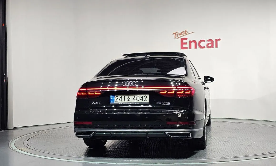 Audi A8 — фото 7