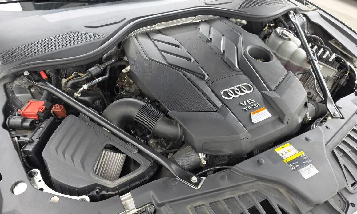 Audi A8 — фото 10