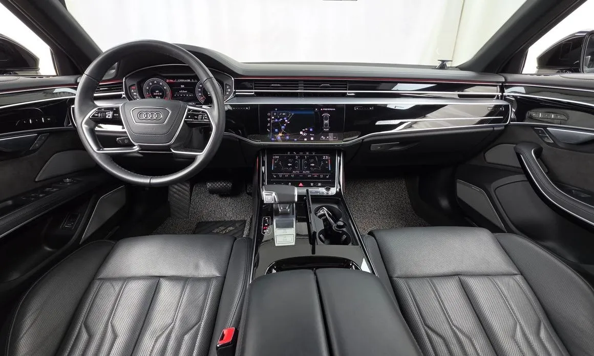 Audi A8 — фото 2