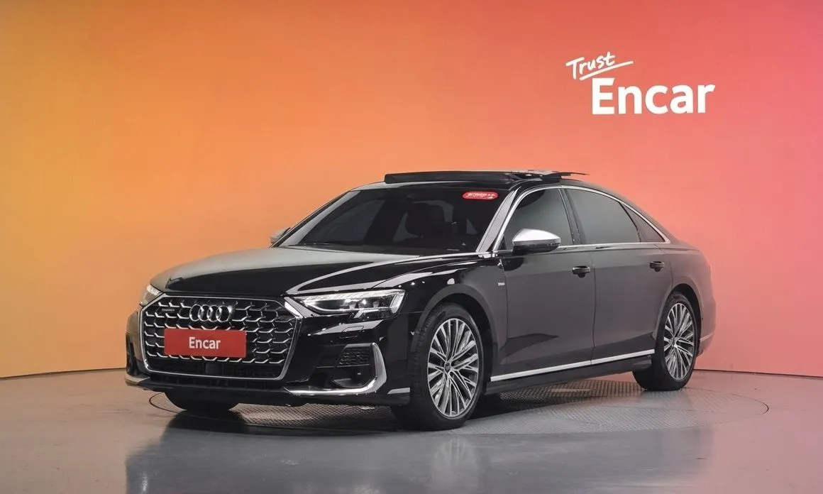 Audi A8 — фото 1