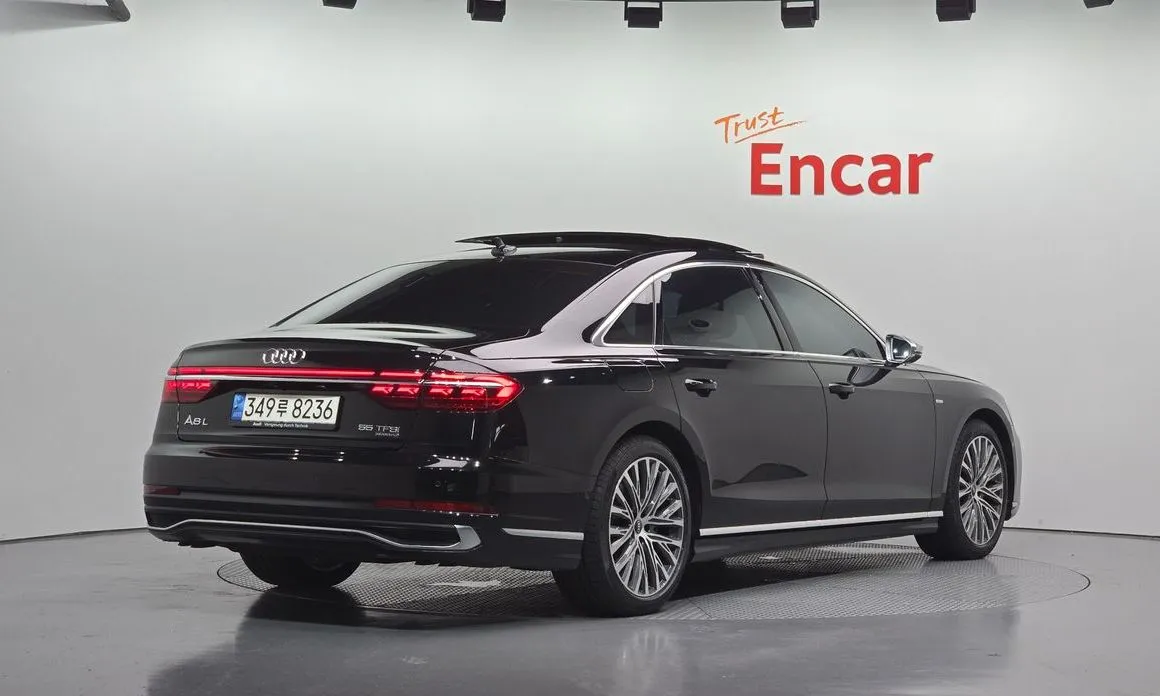 Audi A8 — фото 6
