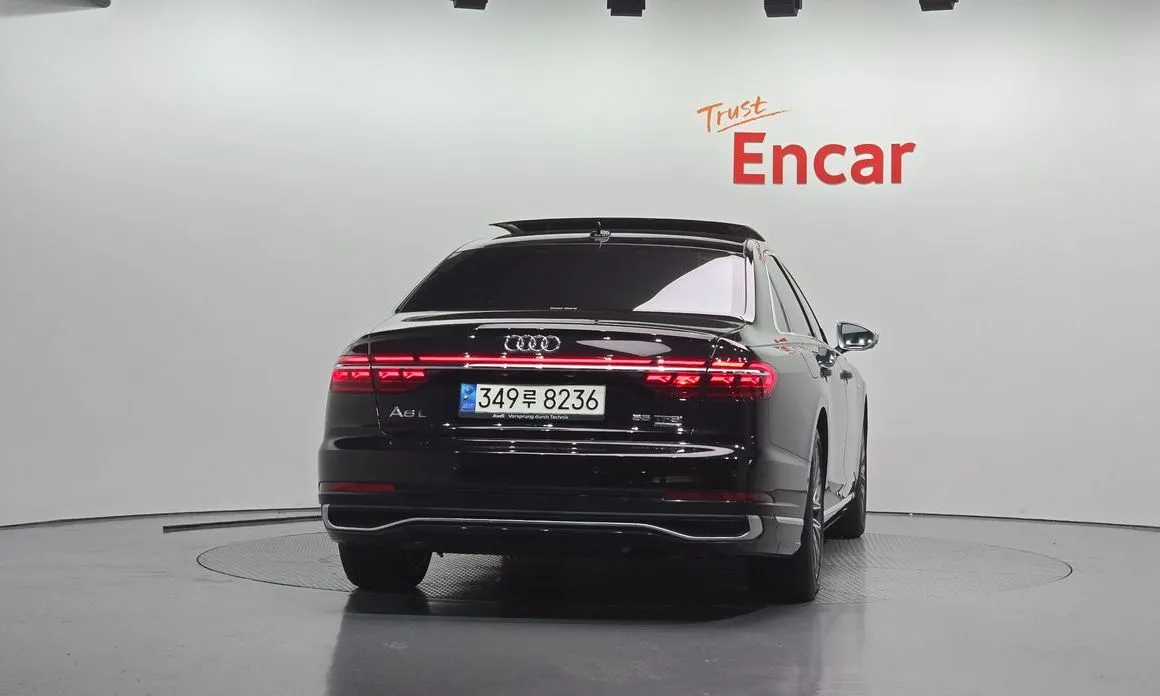 Audi A8 — фото 2