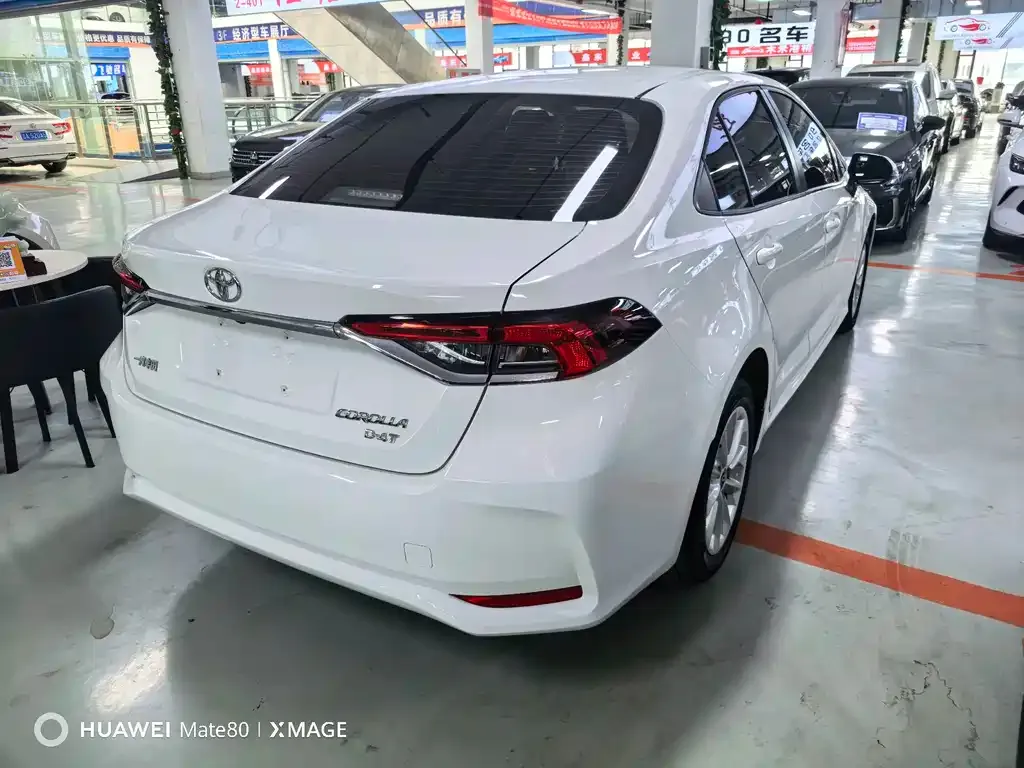 Toyota Corolla — фото 4