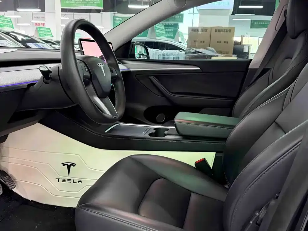 Tesla Model Y — фото 7