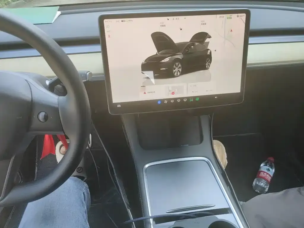Tesla Model Y — фото 8
