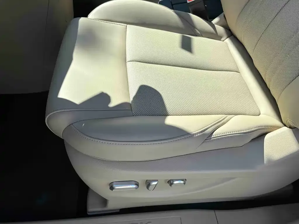 Buick GL8 Hybrid — фото 2